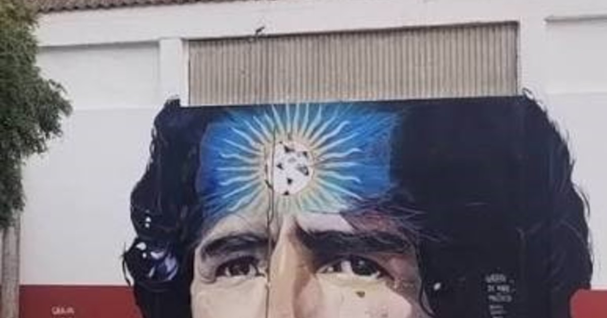 El pueblo bonaerense que Maradona cambió para siempre en una noche de asado, fútbol y luces - Radio Vida Maciá