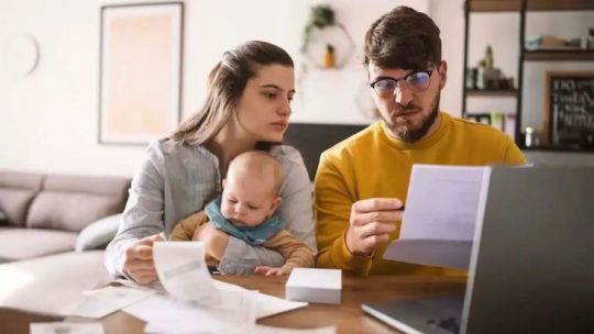 En Córdoba cuatro de cada diez familias destinan más de la mitad de sus ingresos a pagar cuotas - Radio Vida Maciá