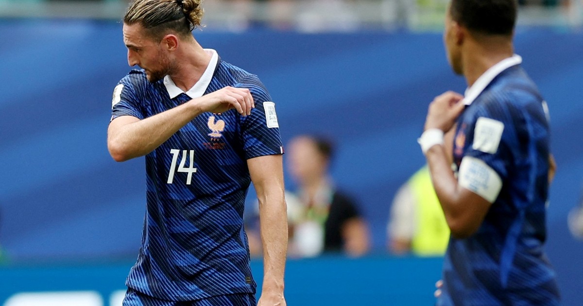 Bronca interna en Francia por el bochornoso primer tiempo ante Inglaterra: Rabiot denunció "actitudes inadmisibles" en algunos de sus compañeros - Radio Vida Maciá