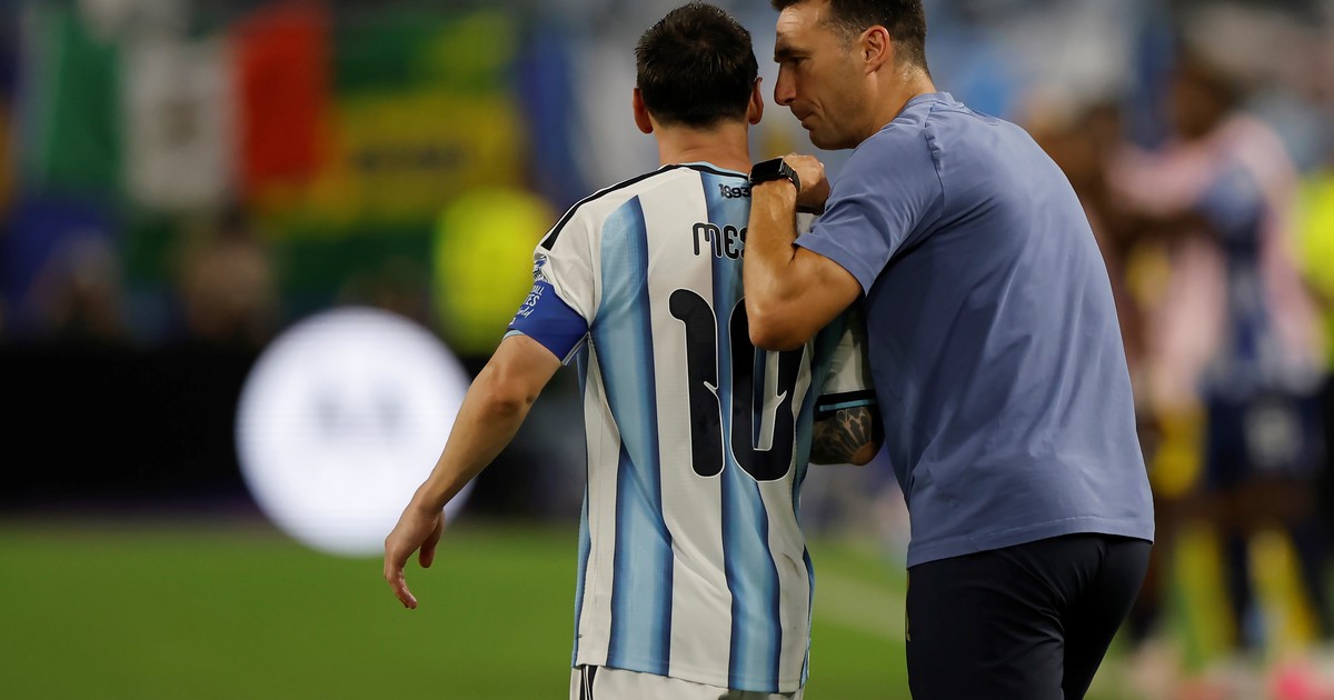 Gracias Messi y Scaloni por enseñarle a la política cómo es liderar y regalar alegría - Radio Vida Maciá