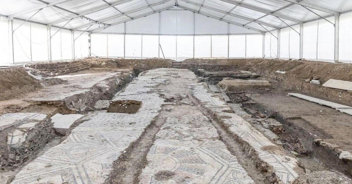 Debajo de una pescadería hallaron una iglesia construida hace 1600 años - Radio Vida Maciá