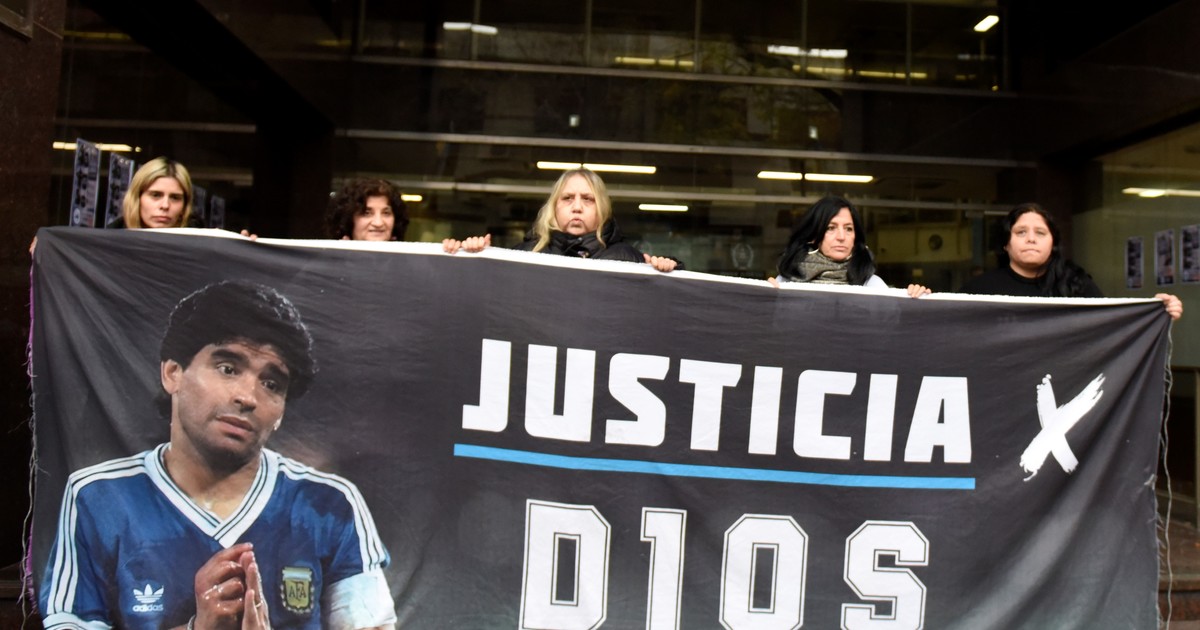 Juicio por la muerte de Maradona: la contadora del ex futbolista afirmó que le pagaban a Luque y a Cosachov como sus médicos - Radio Vida Maciá