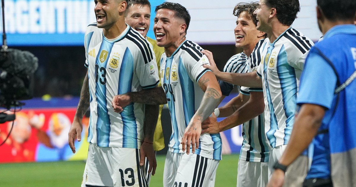 Cinco argentinos nominados al mejor equipo del Mundial por la FIFA - Radio Vida Maciá